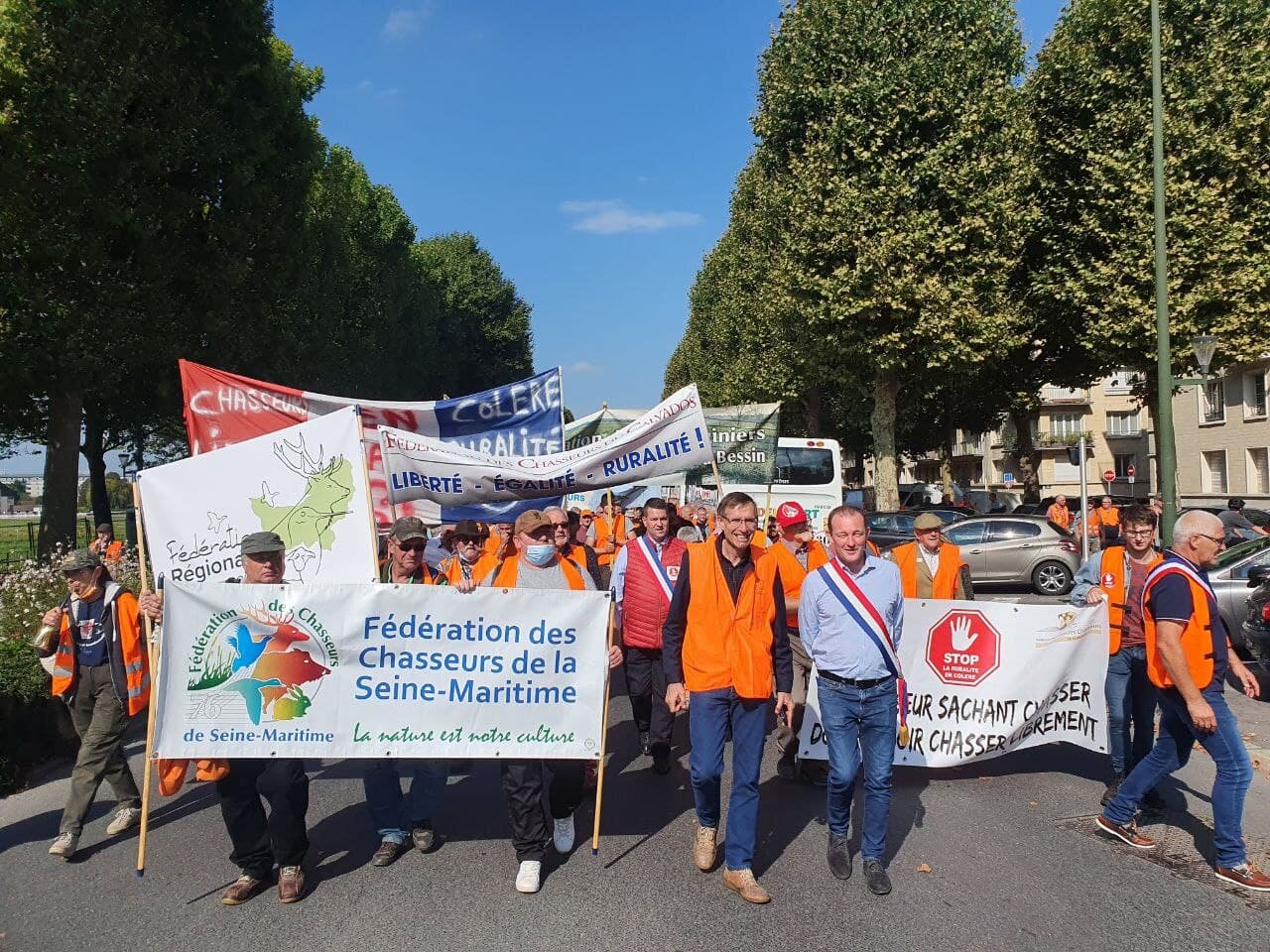 A Caen, Xavier Batut manifeste pour défendre la ruralité et la chasse